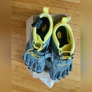 Vibram Fivefingers v train 2.0 - eu 38 - us 6.5 - 7 NWT